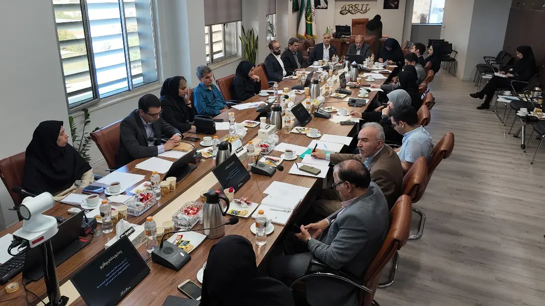 نشست نخبگانی شرکت های دانش بنیان و فناور صنایع دام،طیور و آبزیان 1404